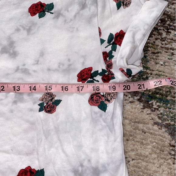 NWOT HOLLISTER Floral & Tie Dye T-Shirt, Size Small - Picture 6 of 6
